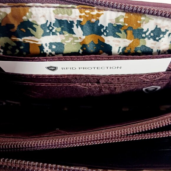 NWT Vera Bradley RFID Grab & Go Wristlet, Autumn Leaves, Approx. 7" X 4" - Picture 8 of 16